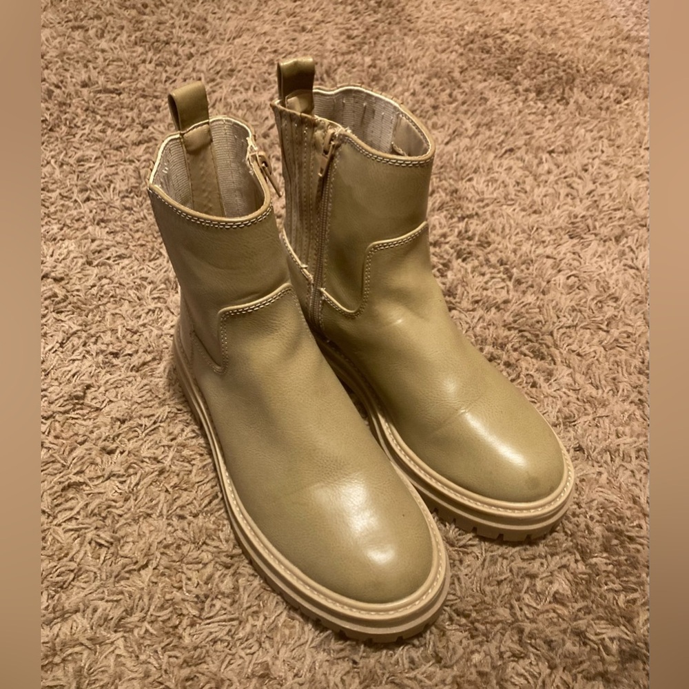 Time and Tru Beige Ankle Boots